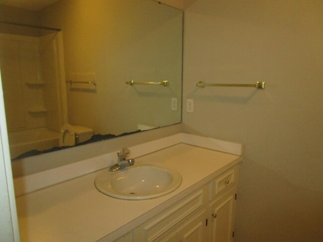 Building Photo - 885 Grimble Ct