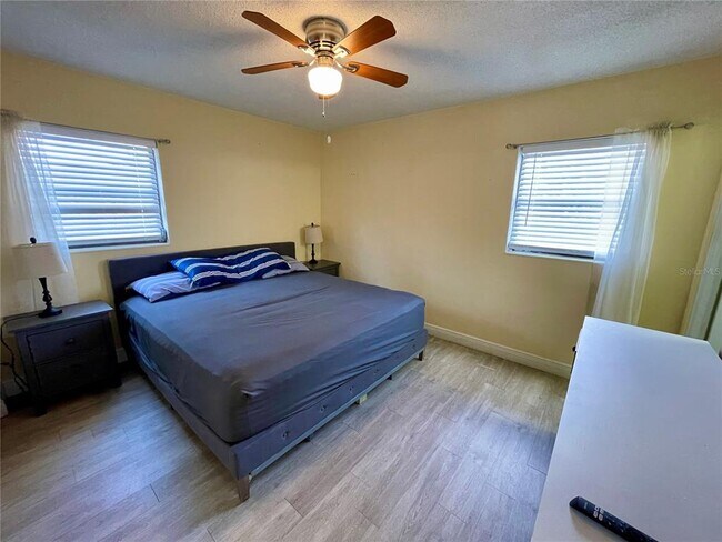 Building Photo - 309 Bryn Mawr Island