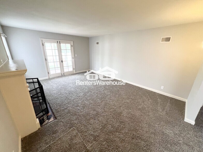 Building Photo - 9317 Huhn Blvd