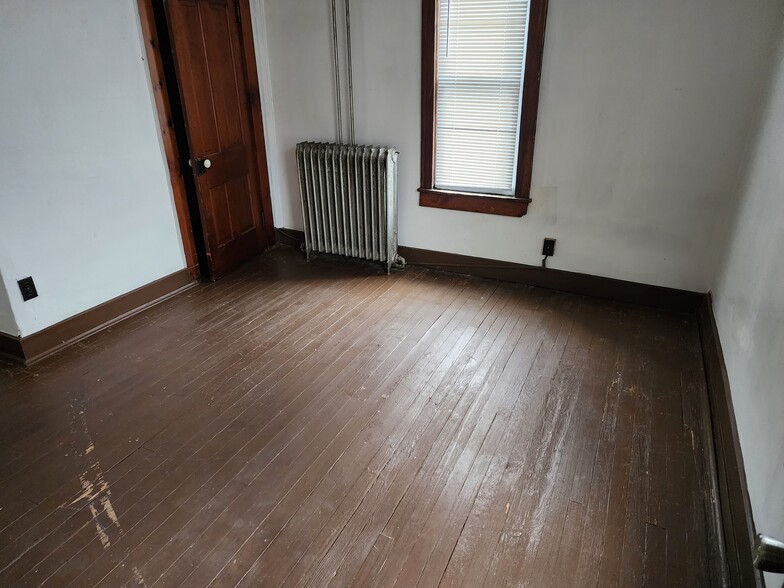 Bedroom - 253 N Spring St