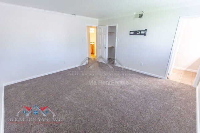 Building Photo - 8260 E Arabian Trl