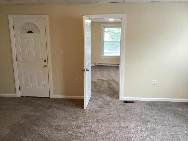 Building Photo - 614 McAlpine St