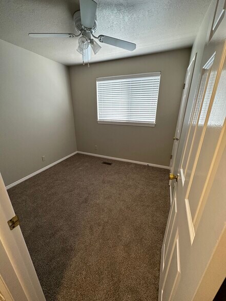 Building Photo - 5270 S 2800 W