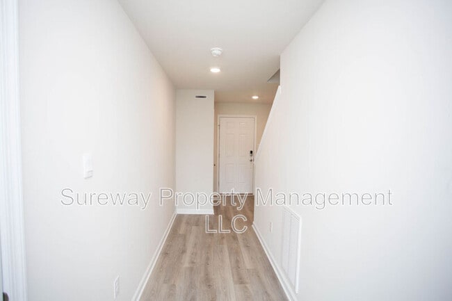 Building Photo - 234 Macoun Way