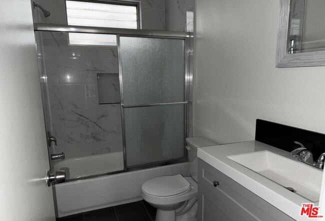 Building Photo - 1475 S Wooster St