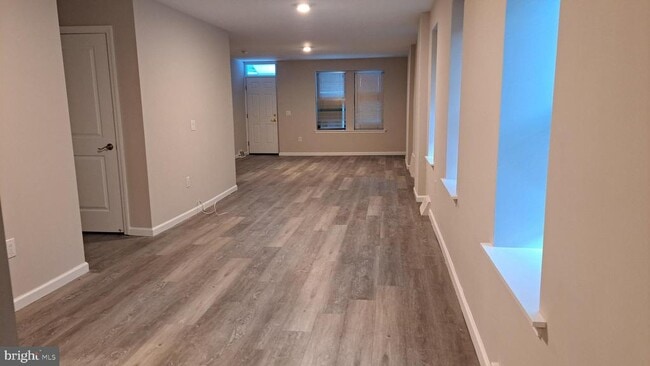 Building Photo - 606 Summit Ave