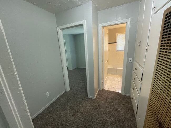 Building Photo - 532 E Boeing Dr