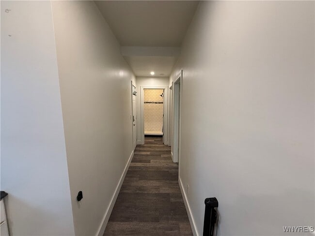 Building Photo - 193 Vermont St