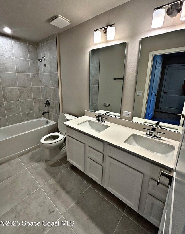 Building Photo - 1685 Kendall Pointe Pl