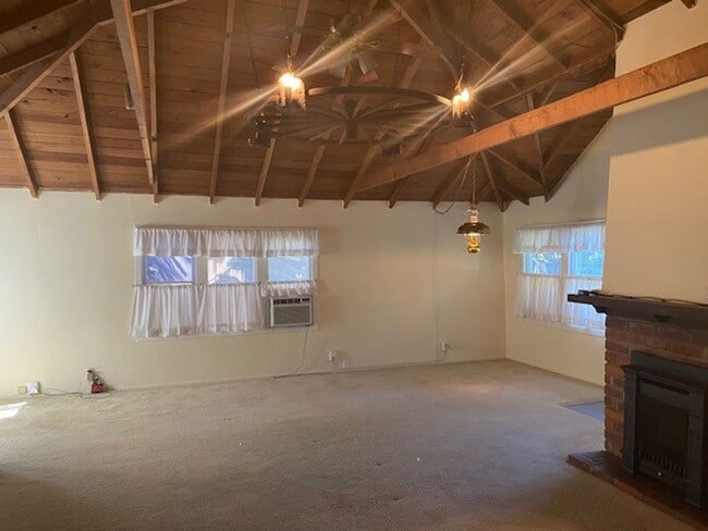 Building Photo - Charming Studio Cottage for Lease