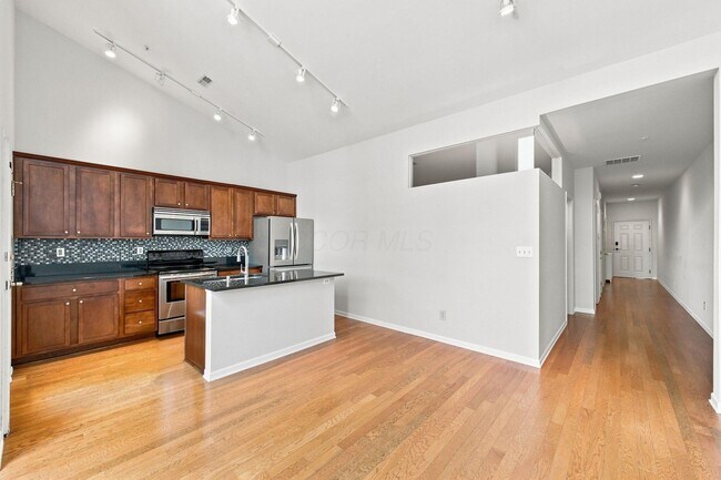 Building Photo - 160 N Wall St
