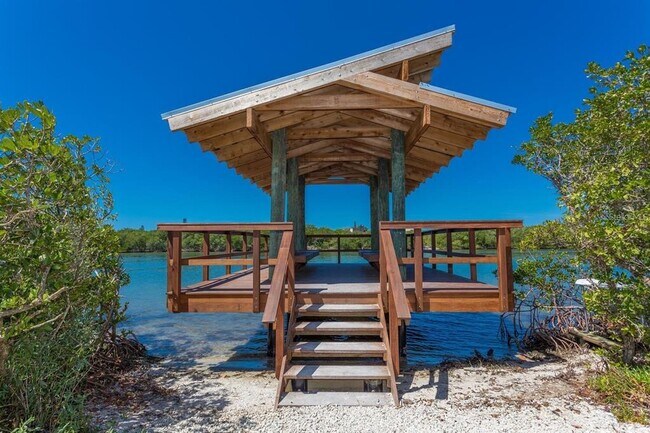 Building Photo - 1423 Landings Pl