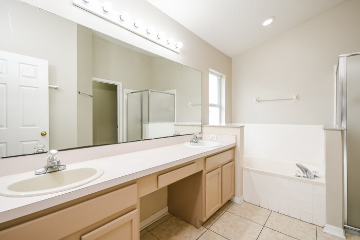 Building Photo - 2404 Black Powder Ln