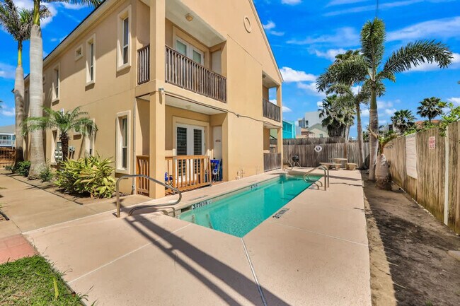 Building Photo - 117 E Lantana St