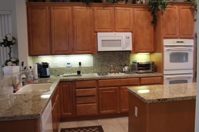 Building Photo - 40433 Corte San Carlos