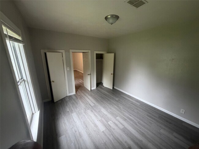 Building Photo - 330 Gordy Rd
