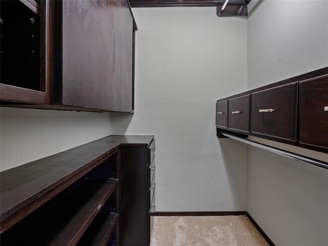 Building Photo - 3025 Pine Ridge Rd