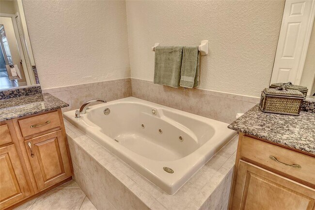 Building Photo - 5100 Jessie Harbor Dr