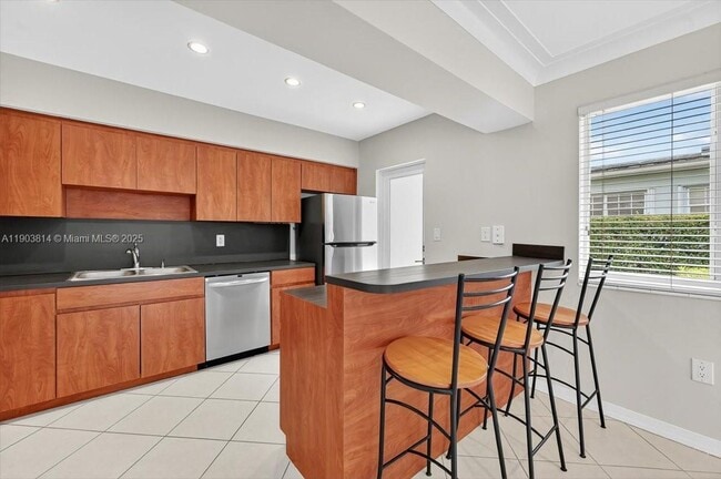 Building Photo - 349 Santander Ave