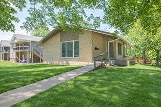 Building Photo - 1415 Paris Rd