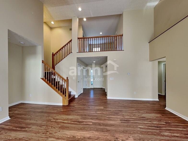 Building Photo - 942 Mahle Dr