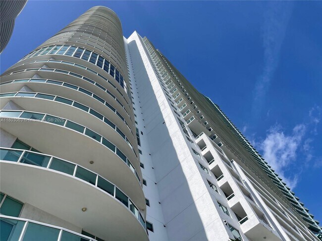 Primary Photo - 1800 N Bayshore Dr