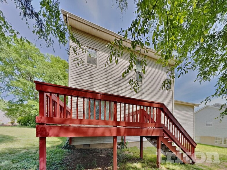 Building Photo - 107 Charleston Ct