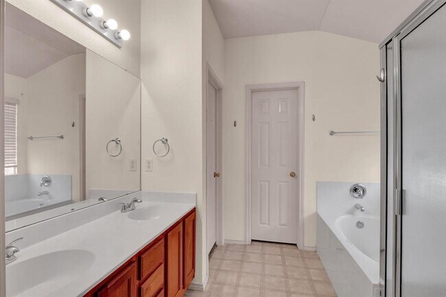 Building Photo - 3761 Rod Carew Dr