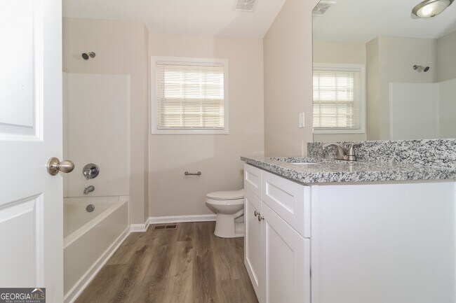 Building Photo - 2 Wingfoot Trail