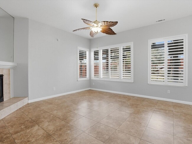 Building Photo - Spanish Springs Dream