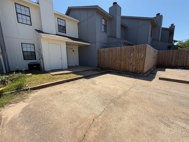 Building Photo - 2329 Heatherfield Ln