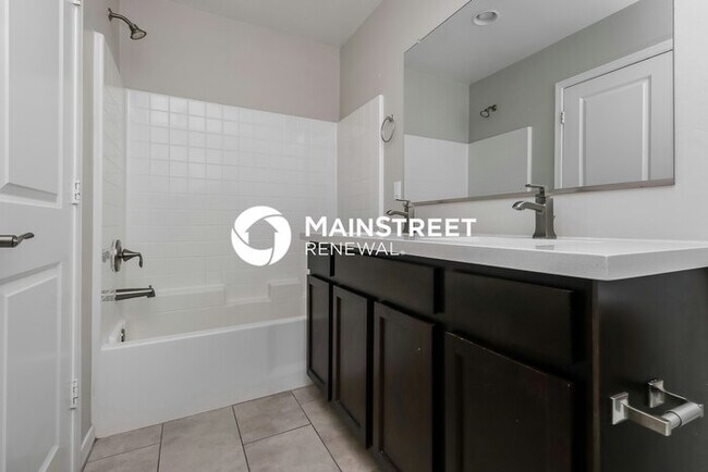 Building Photo - 3 Bedroom Pet-Friendly Home in Phoenix, AZ...