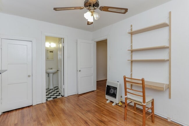 Building Photo - 1824 W Main St