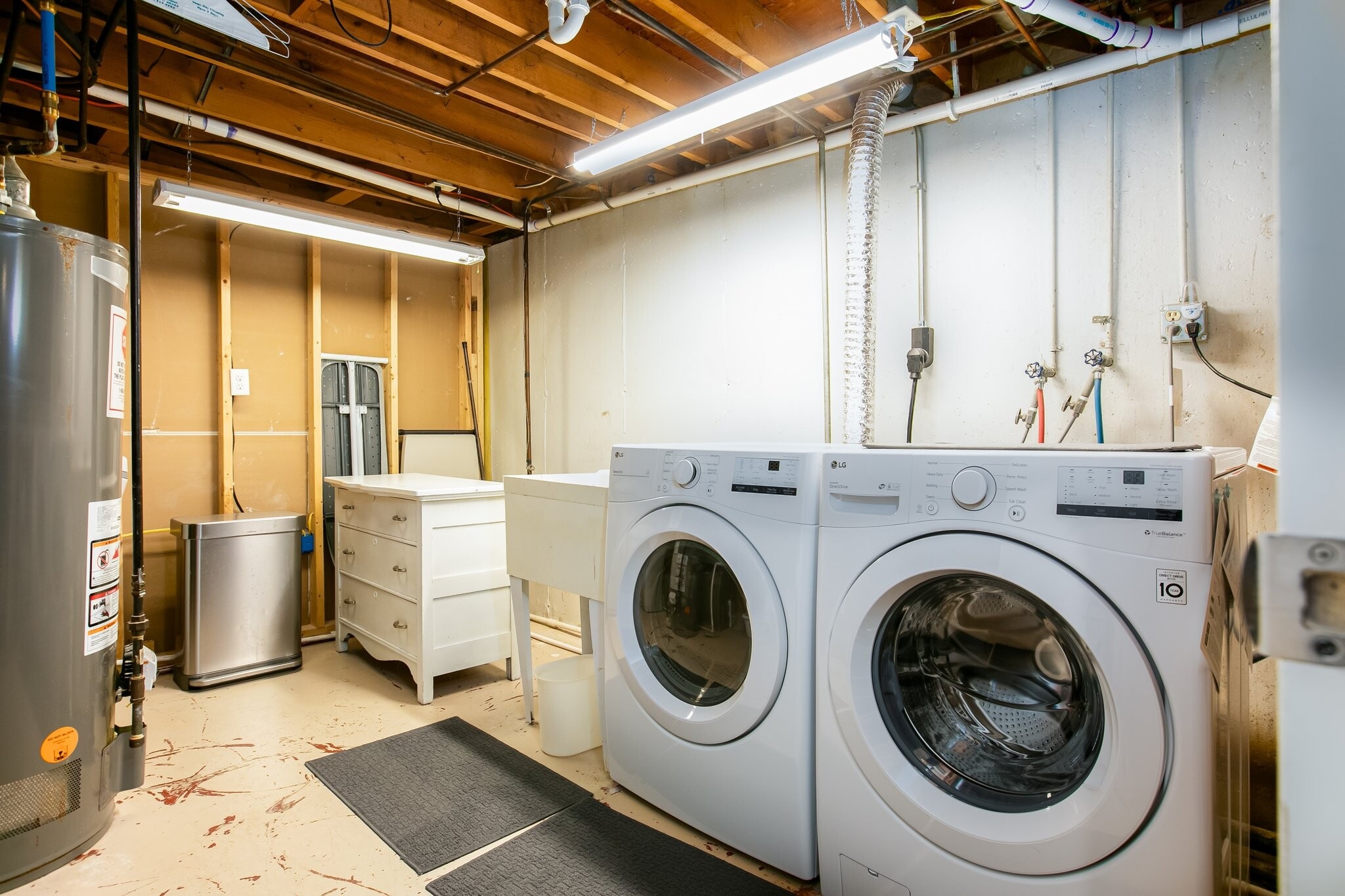 Laundry/utility room - 1536 Gordon Dr