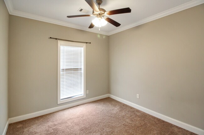 Building Photo - 203 Buttonwood Ln