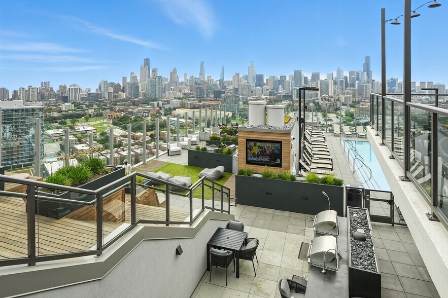 Building Photo - 1450 N Kingsbury St