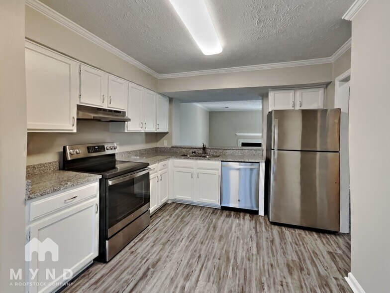 Building Photo - 461 Claircrest Dr