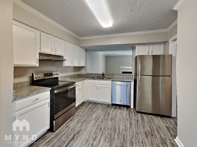 Building Photo - 461 Claircrest Dr