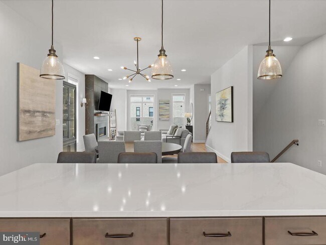 Building Photo - 12293 Sessile Commons