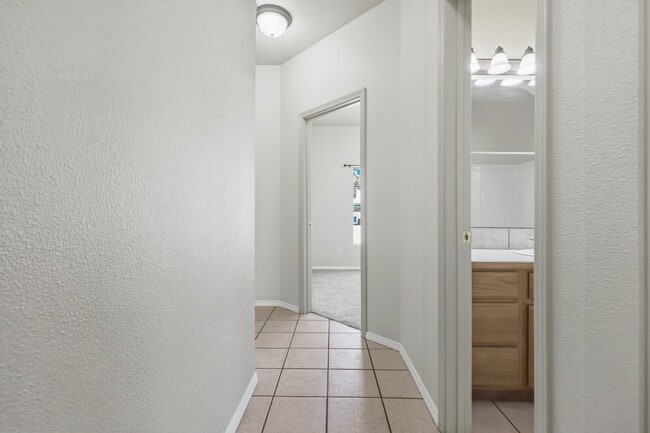 Building Photo - Conveniently Located 4 Bedroom 2 Bath Home