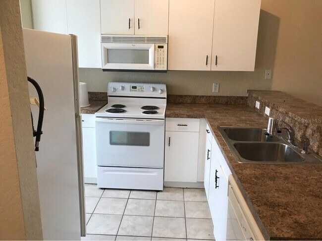 Building Photo - 17201 Indian Creek Dr