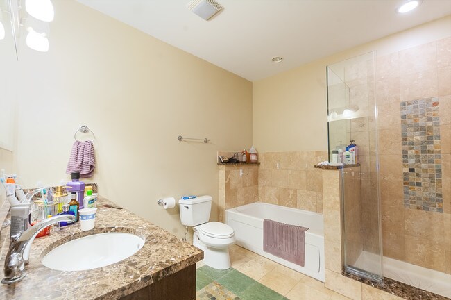 Building Photo - 2516 N Willetts Ct