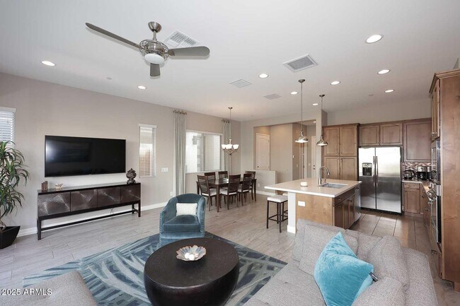 Building Photo - 7338 E Casitas Del Rio Dr