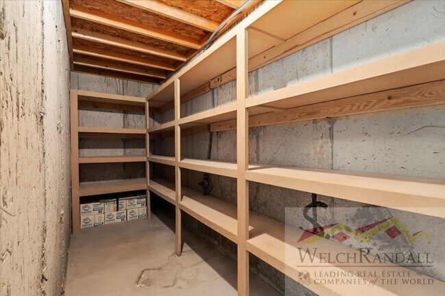 Building Photo - Spacious Residence in Taylorsville – 5 Bed...