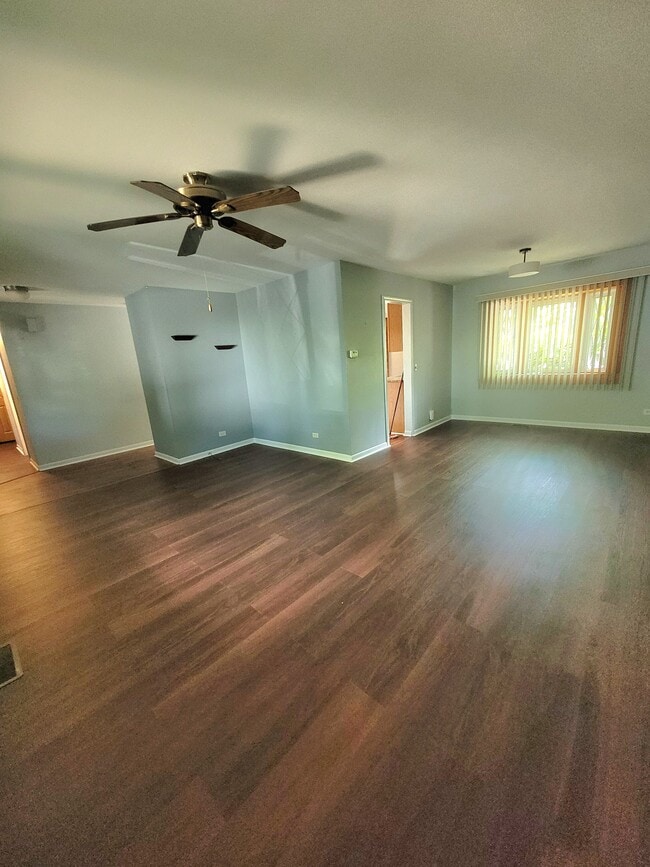 Building Photo - 110 Green Meadow Ct
