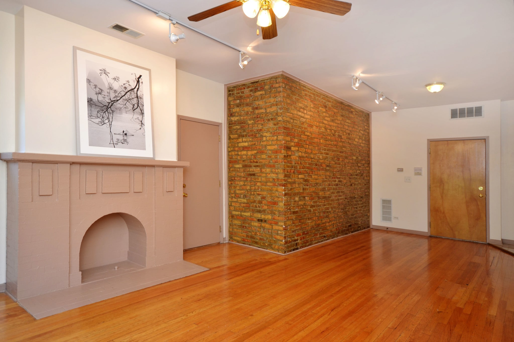 Living Room / Dining Room - 952 W Windsor Ave