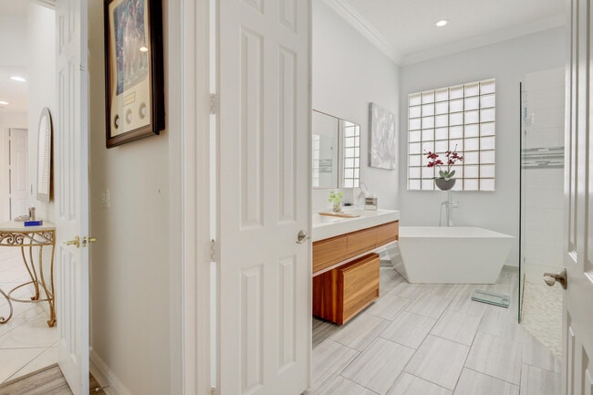 Building Photo - 6763 Rothschild Cir