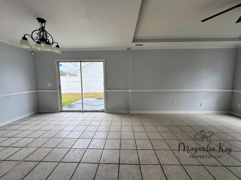 Building Photo - 4850 Southgate Pkwy