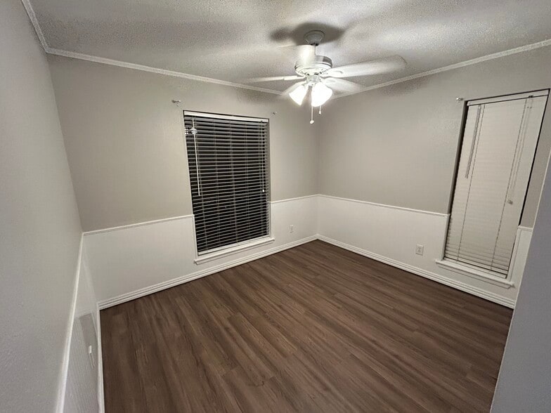 Building Photo - 136 Byron Dr