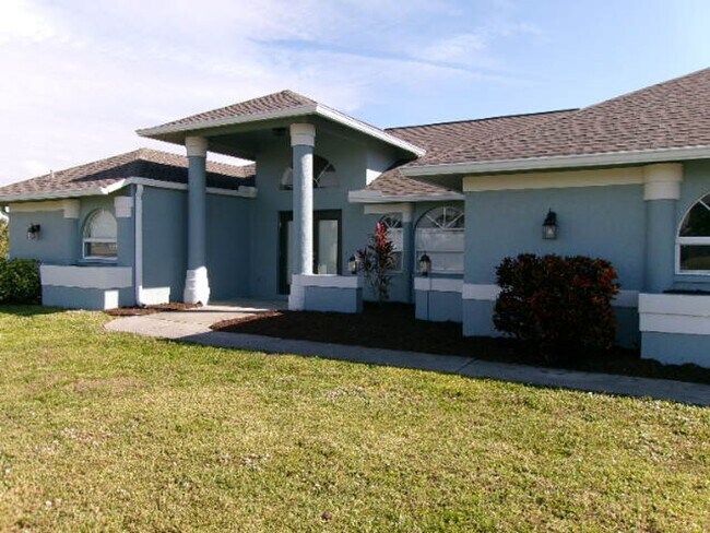 Building Photo - 1709 NW 36th Pl